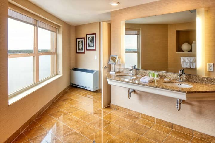Jetted tub